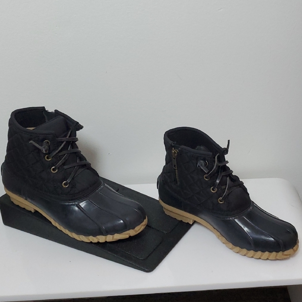 SO Duck Boots Women's Black Quilted Ankle Boots